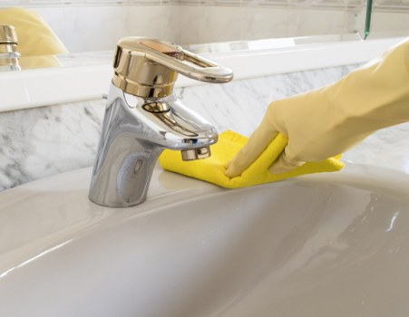 Rug cleaning methods and maintenance tools on a floor